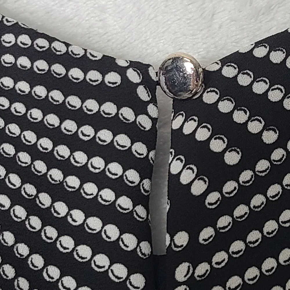 🔥Sale - White House Black Market Sleeveless Black Polka Dot Blouse Size Large - Picture 7 of 10